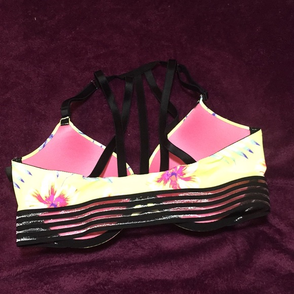 Pink bra - Picture 2 of 3